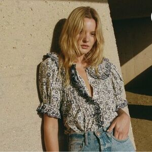 This DÔEN Quincy Top in the Cream Jessamine Calico 100% organic cotton poplin L